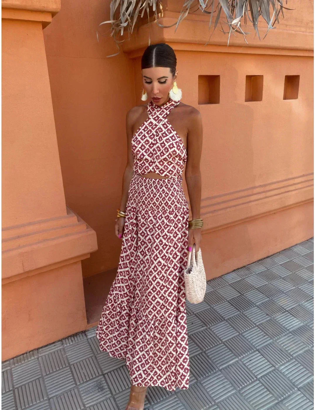 Mickay - Elegant ruffled midi dress with off-shoulder design