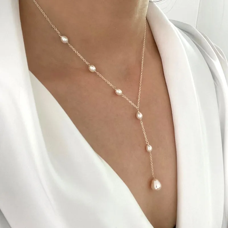 Vera™ - ELEGANT NECKLACE WITH VINTAGE PENDANT DESIGN