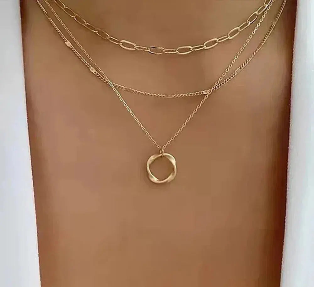 Noor™ - VINTAGE GOLD LAYERED NECKLACE WITH PENDANT